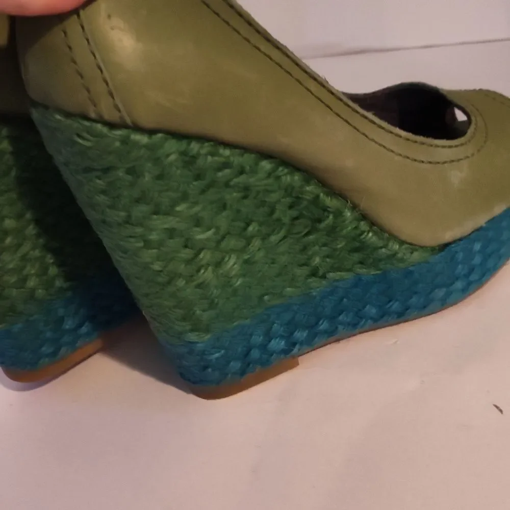 Calvin Klein Hallen Green Wedge Shoes Size 10 runs small 9.5
